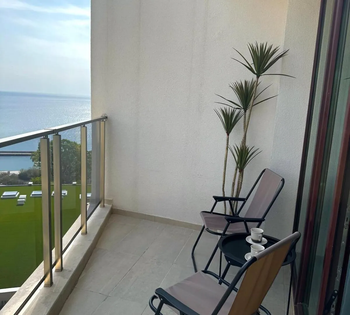 ヴァルナSunrise L 1Bd Sea View L Pool L Free Parkingアパートメント ブルガリア
