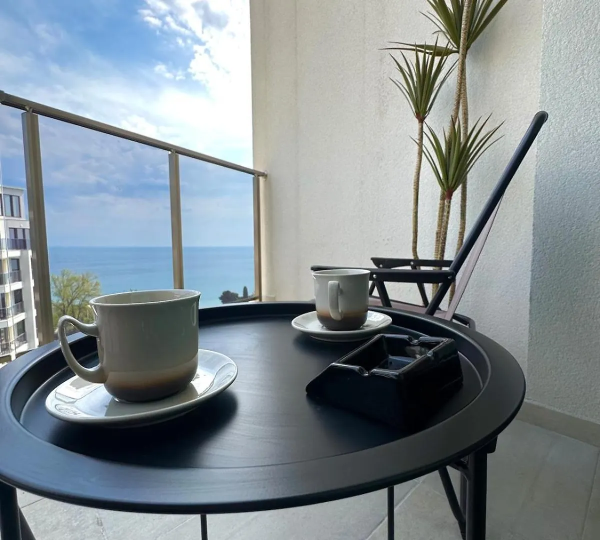 ヴァルナSunrise L 1Bd Sea View L Pool L Free Parkingアパートメント アパート ヴァルナ